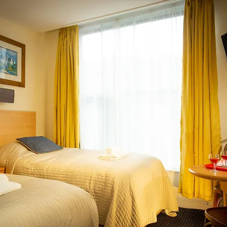 Ashley Otel Cork